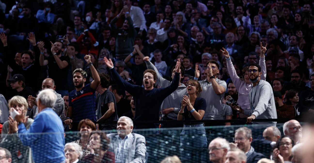 Le public soutient Hugo Gaston au Rolex Paris Masters 2021