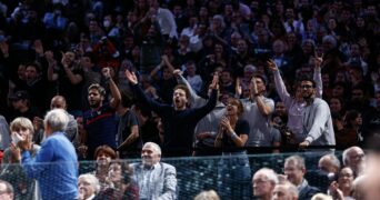 Le public soutient Hugo Gaston au Rolex Paris Masters 2021