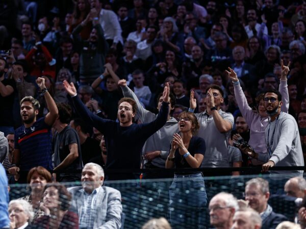 Le public soutient Hugo Gaston au Rolex Paris Masters 2021