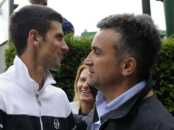 Novak Djokovic et son père, Srdjan, en 2011