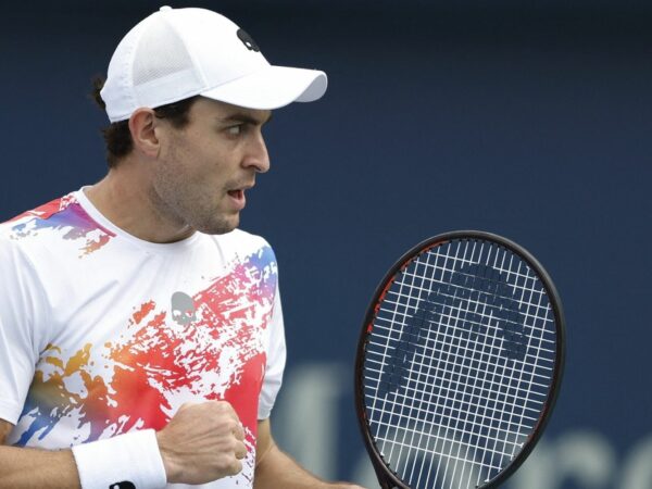 Aslan_Karatsev_ATP_Dubaï_2022