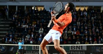 Novak_Djokovic_Roma_2022-celebration-Auger-Aliassime