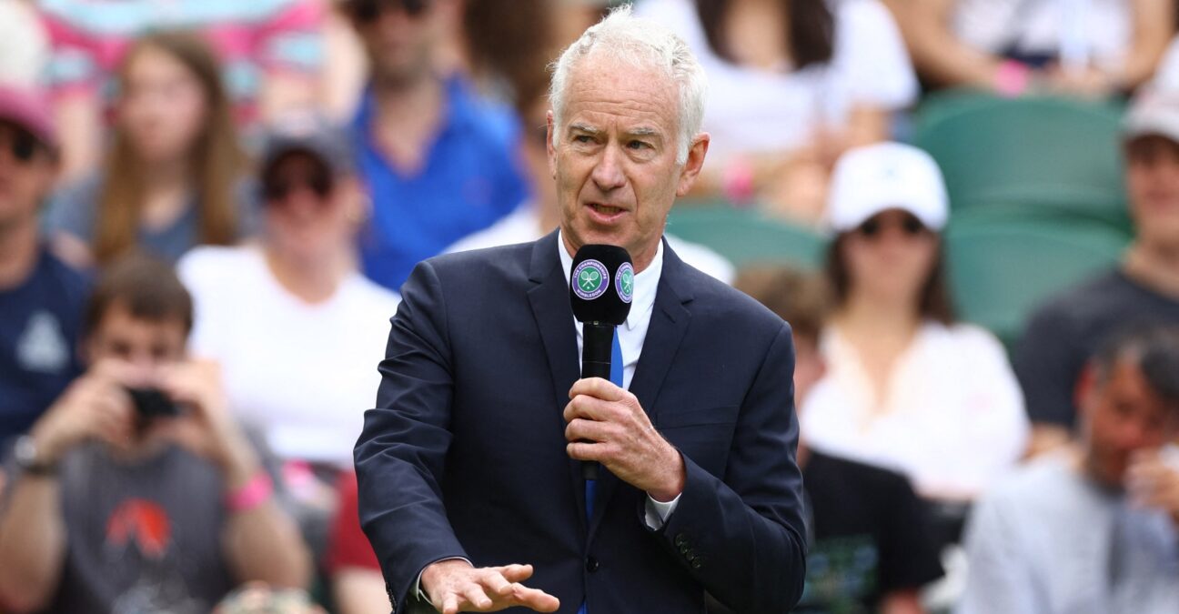 John McEnroe à Wimbledon, en 2022 © AI / Reuters / Panoramic