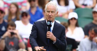 John McEnroe à Wimbledon, en 2022 © AI / Reuters / Panoramic