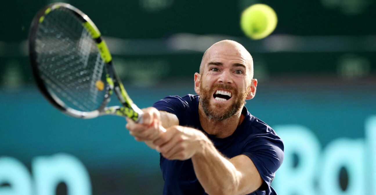 Adrian Mannarino Coupe Davis 2022 backhand return