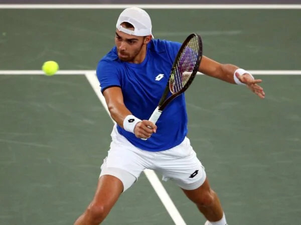 Benjamin_Bonzi Coupe Davis 2022 backhand volley