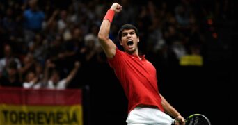 Carlos Alcaraz lors de sa victoire face au Sud-Coréen Kwon Soon-Woo en Coupe Davis à Malaga en 2022