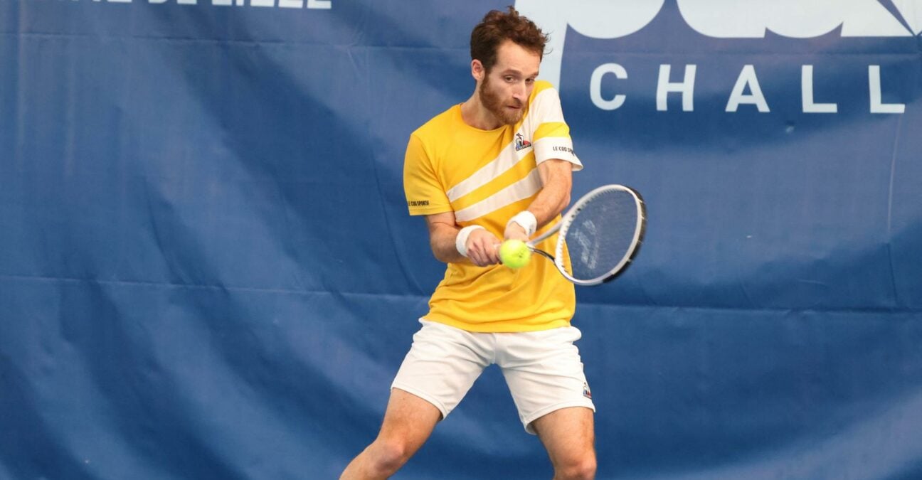 Constant Lestienne playing a backhand during a match at the Challenger of Lille 2022