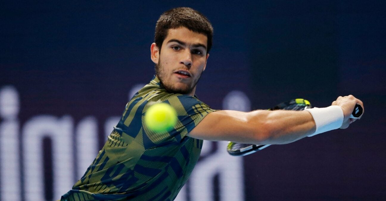 Carlos Alcaraz hits a slice backhand againt Pablo Carreno Busta in Basel