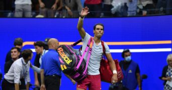 Rafael Nadal says goodbye to the crowd after his defeat against Frances Tiafoes at the US Open in 2022