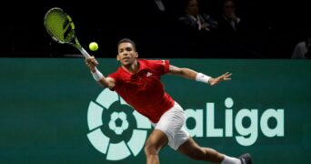 Felix Auger-Aliassime return forehand Davis Cup 2022 Oscar Otte