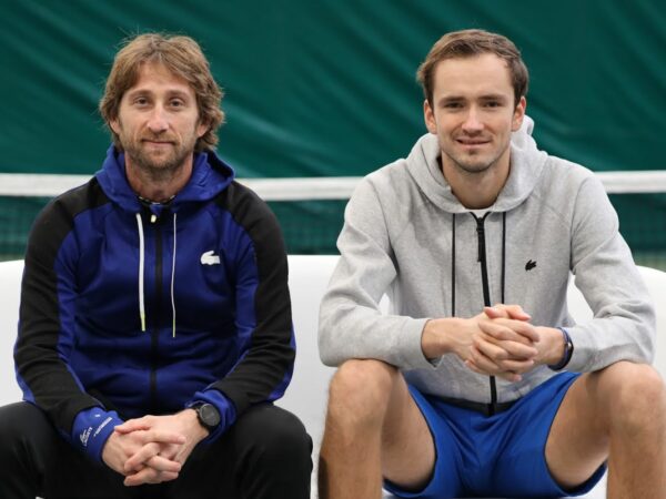 Gilles Cervara et Daniil Medvedev à l'académie Mouratoglou