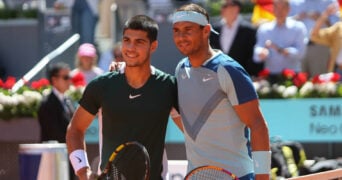 Carlos Alcaraz et Rafael Nadal souriant