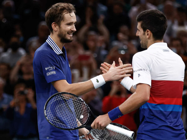 Daniil Medvedev et Novak Djokovic