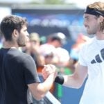 Carlos Alcaraz Stefanos Tsitsipas entraînement poignée de mains