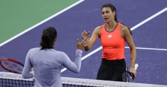 Carolina Garcia Sorana Cirstea Indian Wells poignée de mains