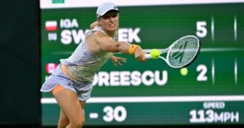 Iga Swiatek retour revers défense tableau de score Indian Wells