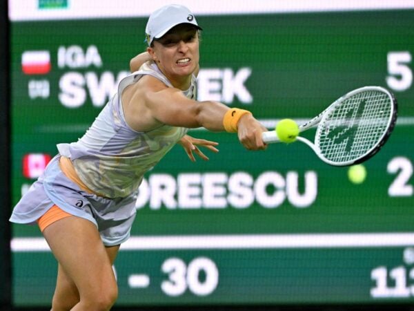 Iga Swiatek retour revers défense tableau de score Indian Wells