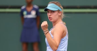 Linda Fruhvirtova poing serré visière Indian Wells 2023