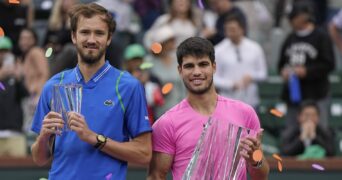 Daniil Medvedev Carlo Alcaraz Indian Wells cérémonie trophées