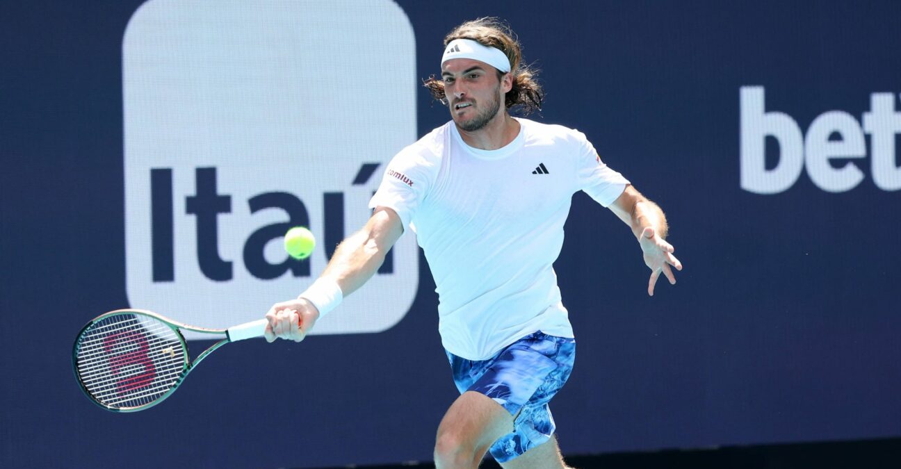 Stefanos Tsitsipas Miami coup droit