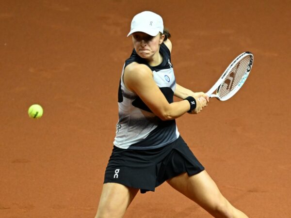 Iga Swiatek revers Stuttgart
