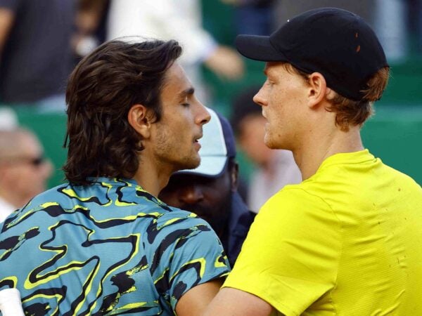 Lorenzo Musetti Jannik Sinner Monte Carlo poignée de mains