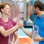 Medvedev Sinner Miami poignée de mains cérémonie trophée
