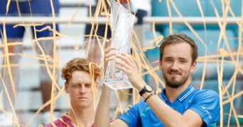 Sinner_Medvedev-Miami cérémonie trophée