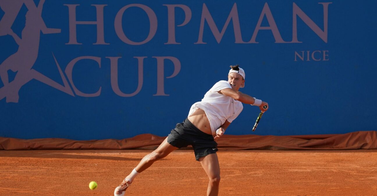 Holger Rune Hopman Cup 2023 coup droit entraînement