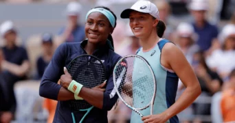 Iga-Swiatek-and-Coco-Gauff-at-Roland-Garros-in-2022