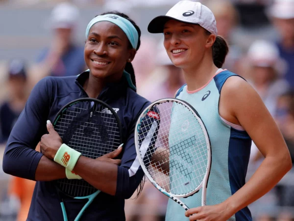 Iga-Swiatek-and-Coco-Gauff-at-Roland-Garros-in-2022