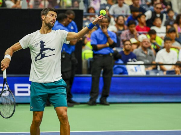 Novak Djokovic US Open 2023 entraînement service stadium Arthur Ashe