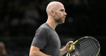 Adrian Mannarino Rolex Paris Masters 2023 poing serré