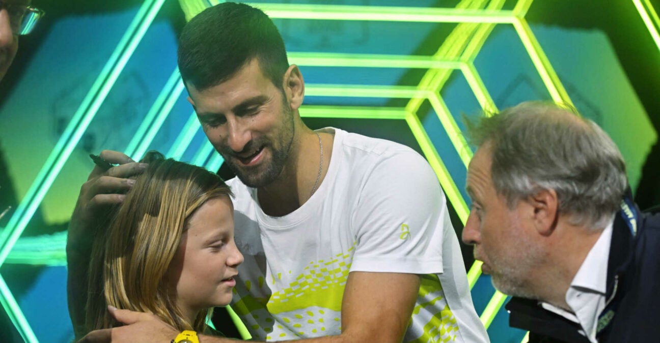 Novak Djokovic et Mark Madden (à droite), lors du Rolex Paris Masters