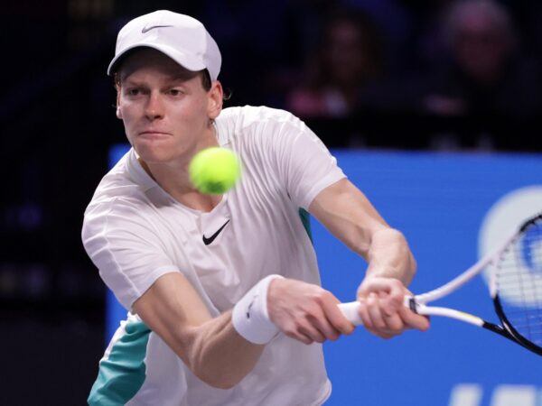 Jannik Sinner Vienne 2023 revers retour