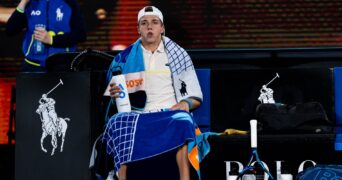 Arthur Cazaux Open d'Australie 2024 changement de côté