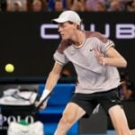 Jannik Sinner Open d'Australie 2024 volée revers