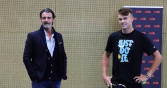Patrick Mouratoglou et Holger Rune lors d'UTS Oslo en février 2024