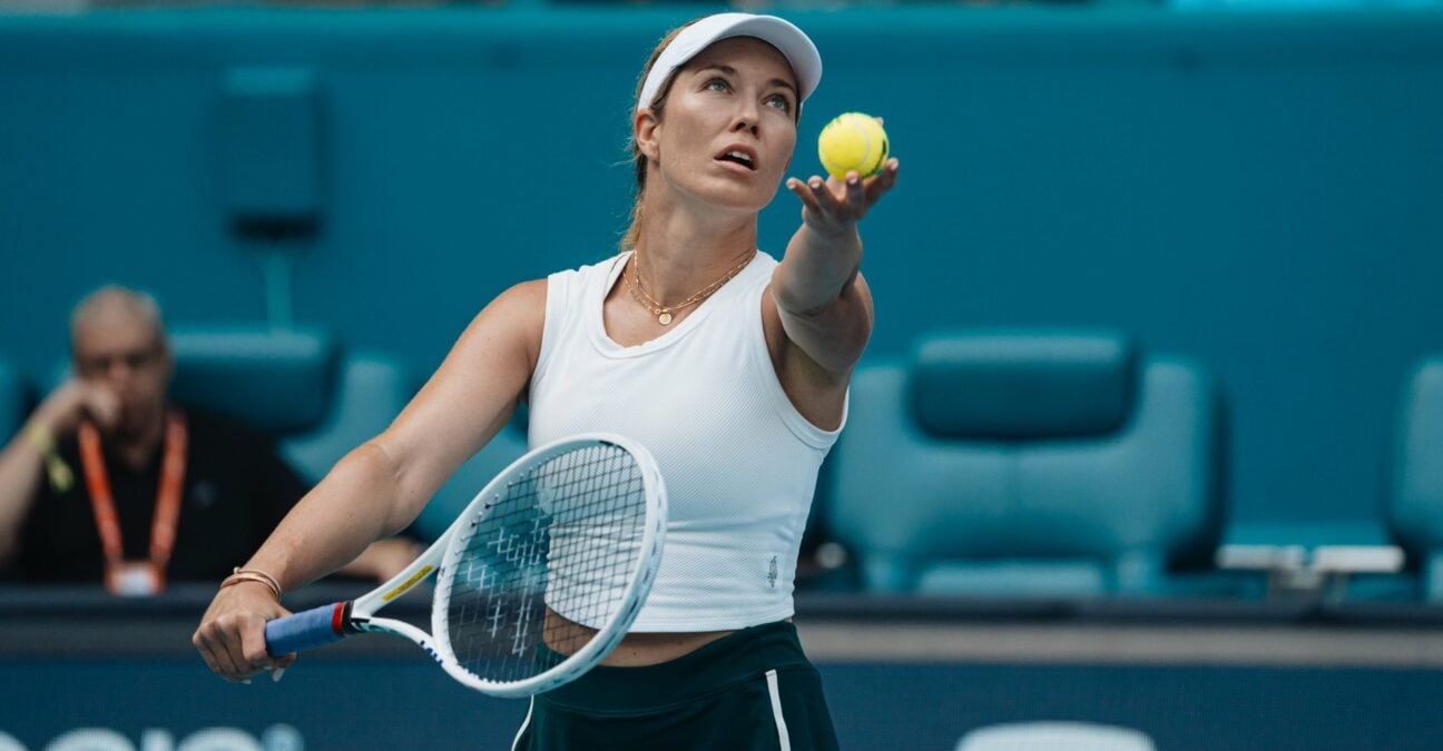 Danielle Collins Miami 2024 service lancer de balle