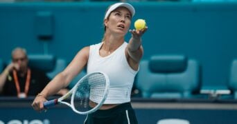 Danielle Collins Miami 2024 service lancer de balle