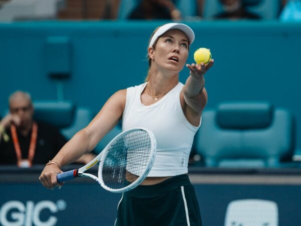 Danielle Collins Miami 2024 service lancer de balle