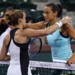 Caroline Garcia et Maria Sakkari après la victoire de la Grecque au troisième tour du tournoi d'Indian Wells 2024