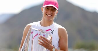 Iga Swiatek Indian Wells 2024 trophée