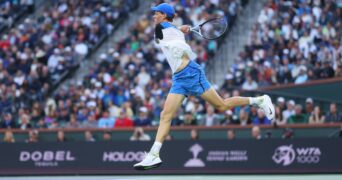 Jannik Sinner Indian Wells 2024 revers saut