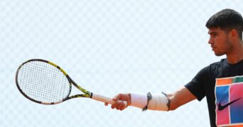 Carlos Alcaraz Monte Carlo 2024 entraînement bandage