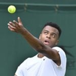 Giovanni Mpetschi Perricard Wimbledon 2024 service lancer de balle