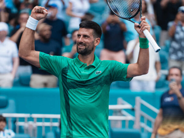 Novak Djokovic Miami 2025 joie célébration bras levés