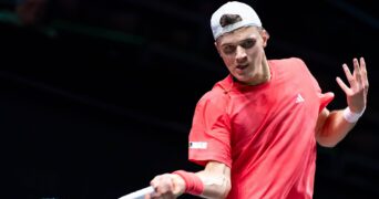 Jakub Mensik Rotterdam 2025 coup droit