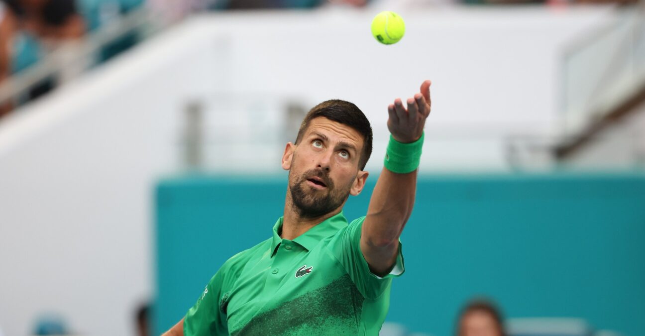 Novak Djokovic Miami 2025 service lancer de balle